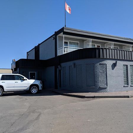 The Cavalier Inn Winnipeg Exterior photo