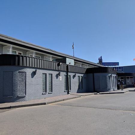 The Cavalier Inn Winnipeg Exterior photo